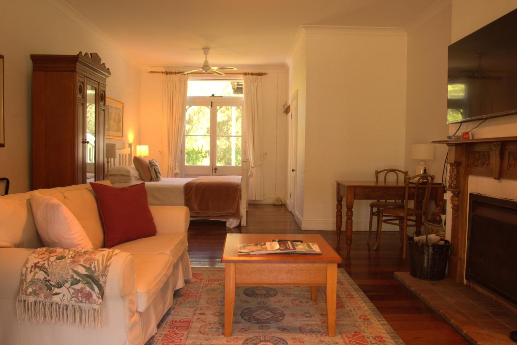 The Carriages Boutique Hotel And Vineyard Pokolbin Esterno foto