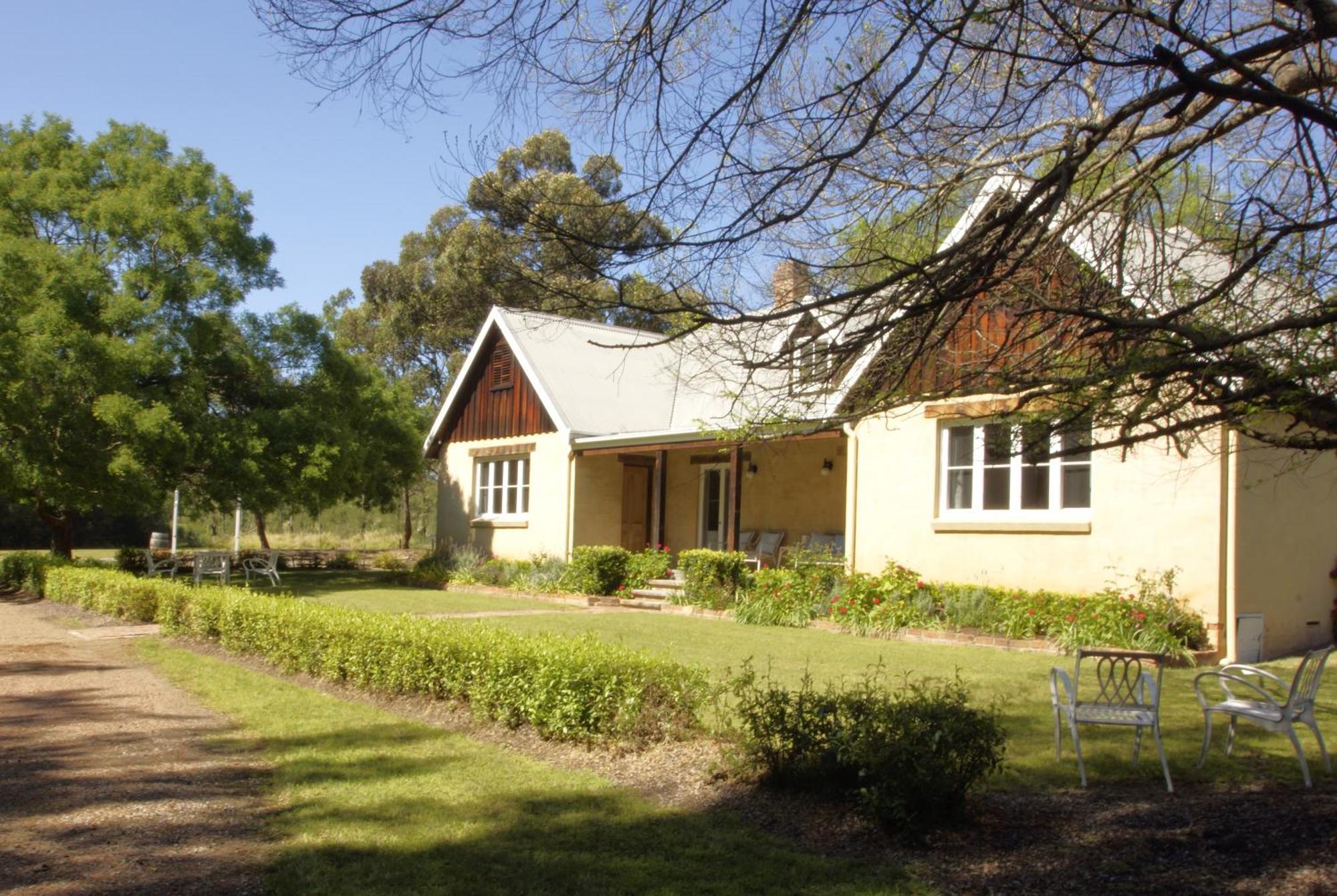 The Carriages Boutique Hotel And Vineyard Pokolbin Esterno foto