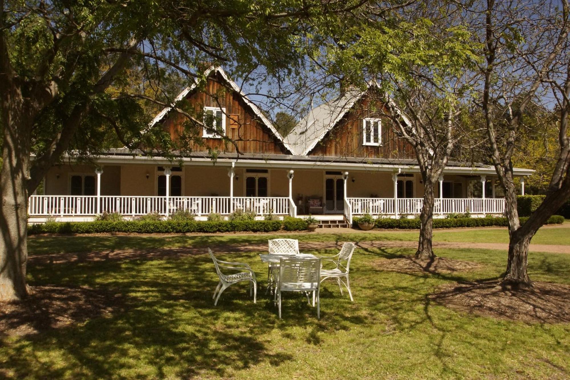 The Carriages Boutique Hotel And Vineyard Pokolbin Esterno foto
