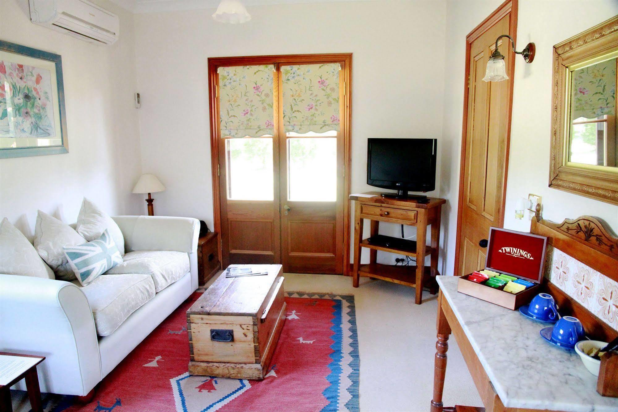The Carriages Boutique Hotel And Vineyard Pokolbin Esterno foto