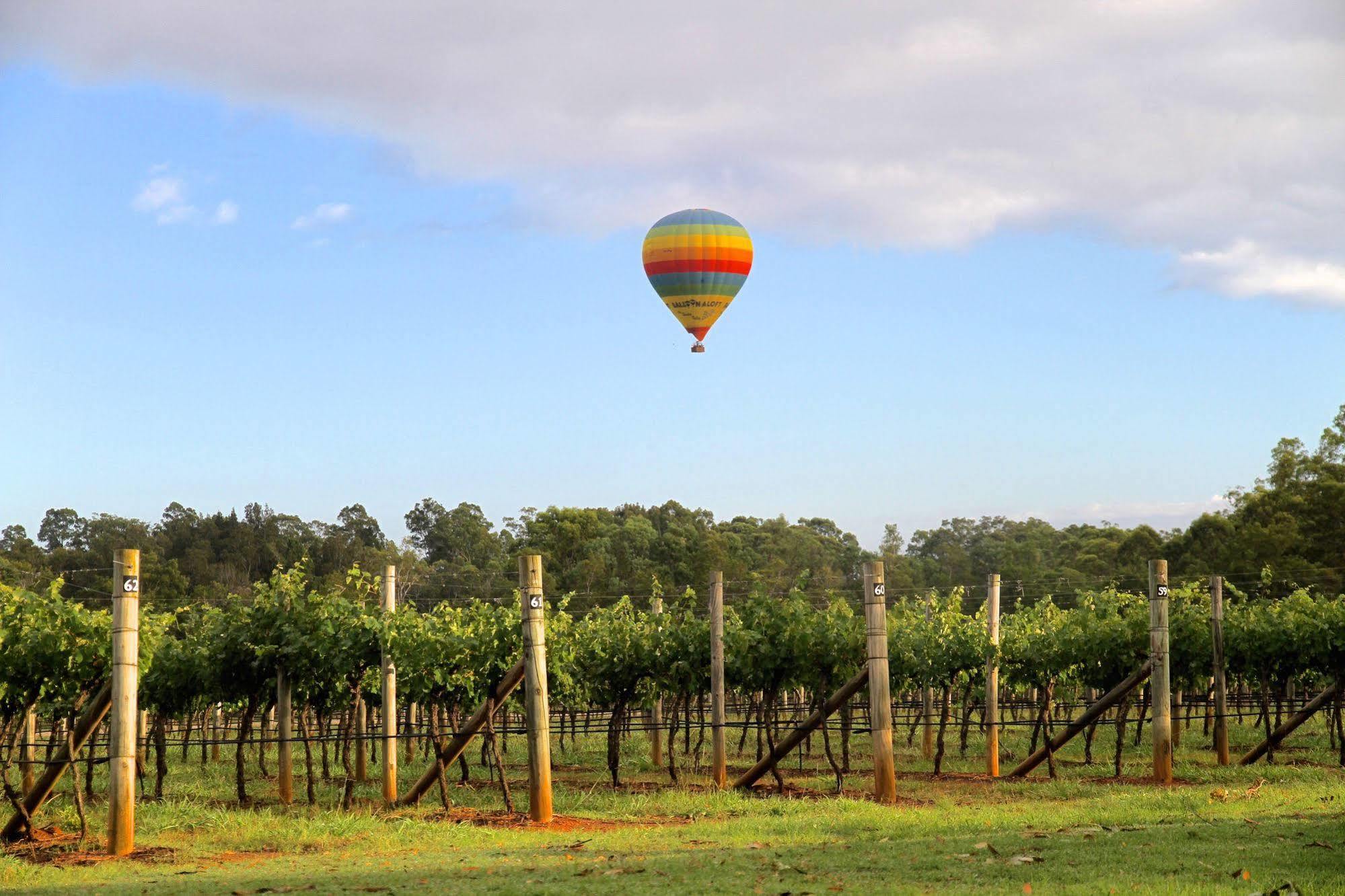 The Carriages Boutique Hotel And Vineyard Pokolbin Esterno foto